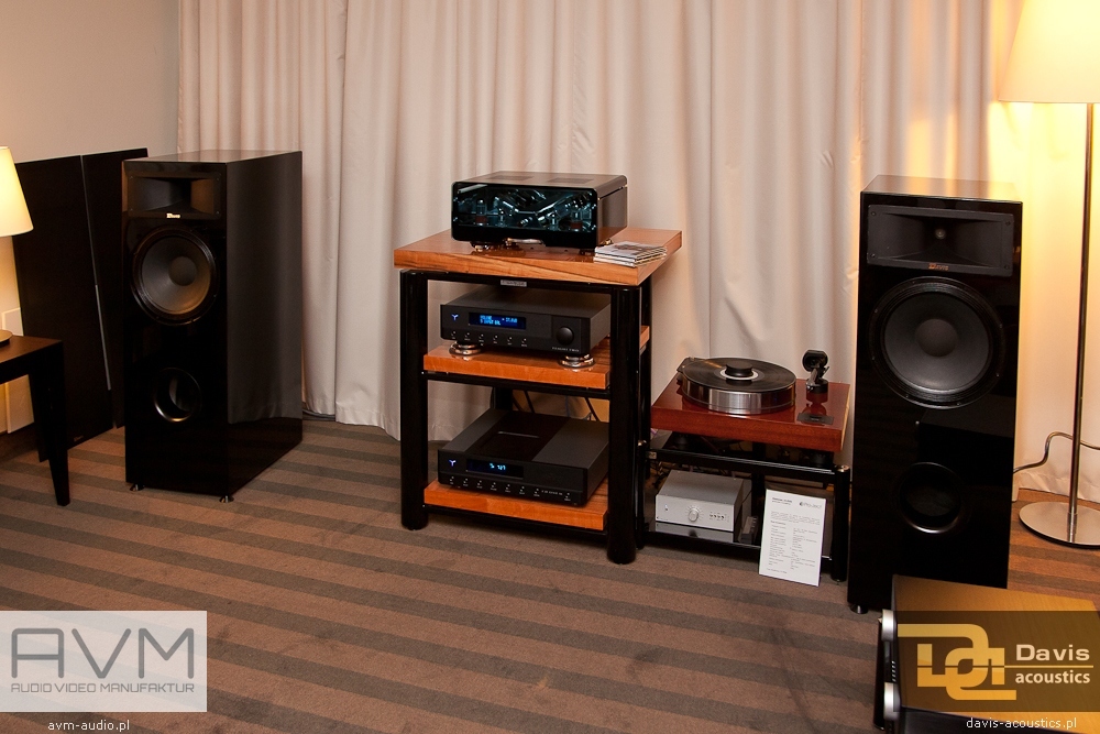 Audio Show 2014 - Davis Acoustics Monitor 1 i Egg-Shell Prestige